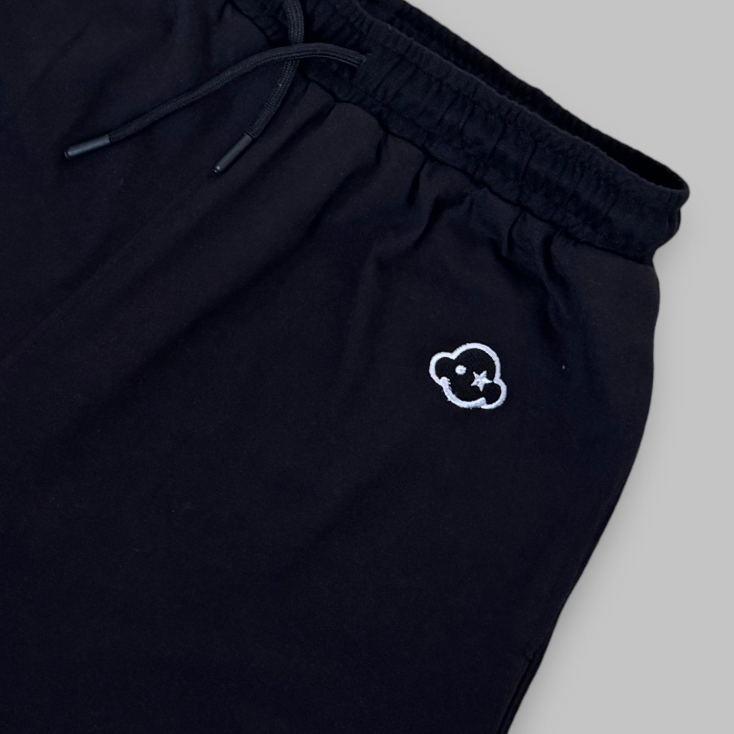 100% Cotton available in Dubai same day delivery best of summer and winter casual streetwear unisex men and women shorts and t-shirts available in UAE fast delivery and same day delivery available