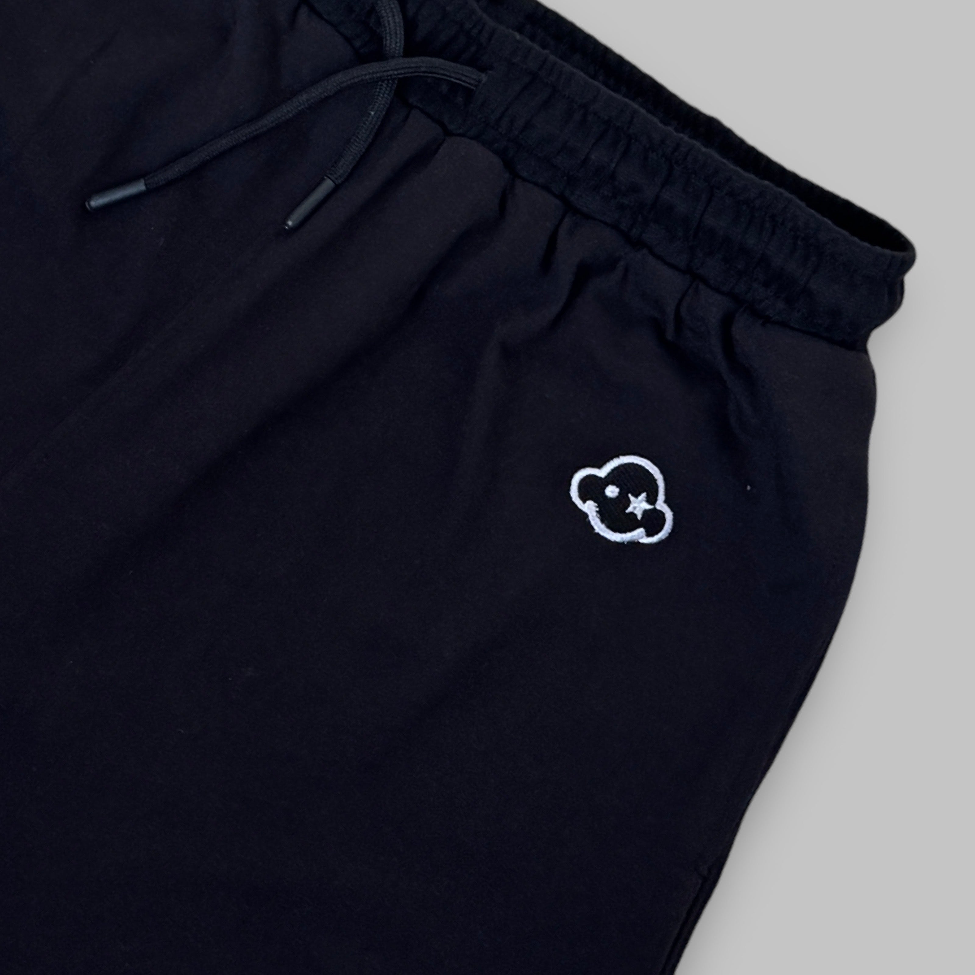 100% Cotton available in Dubai same day delivery best of summer and winter casual streetwear unisex men and women shorts and t-shirts available in UAE fast delivery and same day delivery available